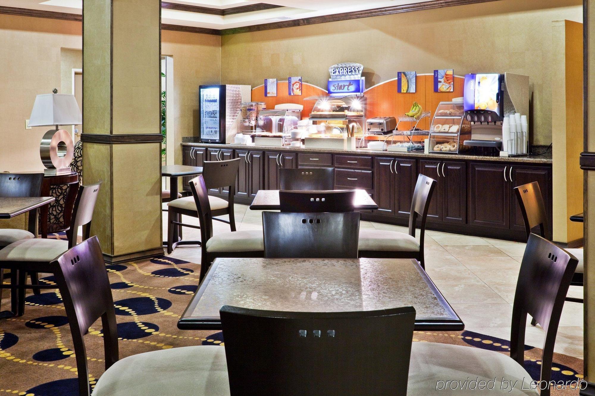 Holiday Inn Express & Suites Clovis By Ihg Restaurant photo
